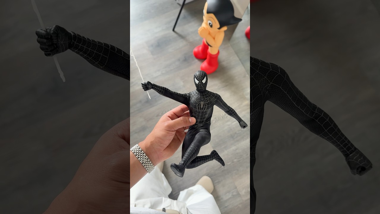 Black Suit Spider-Man Hot Toys Unboxing | Home Collectibles