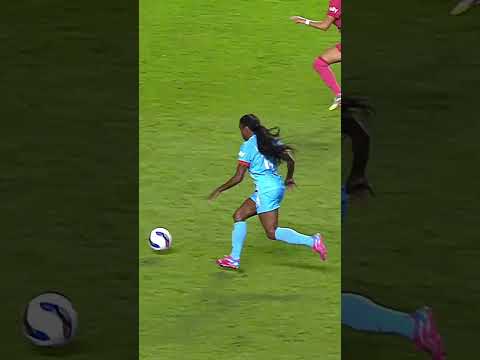 A hat trick in less than 10 minutes. Take a bow, Ludmila. #nwsl