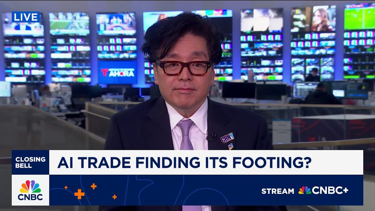 Tom Lee: AI Trade Remains Strong Despite Market Fluctuations 📈