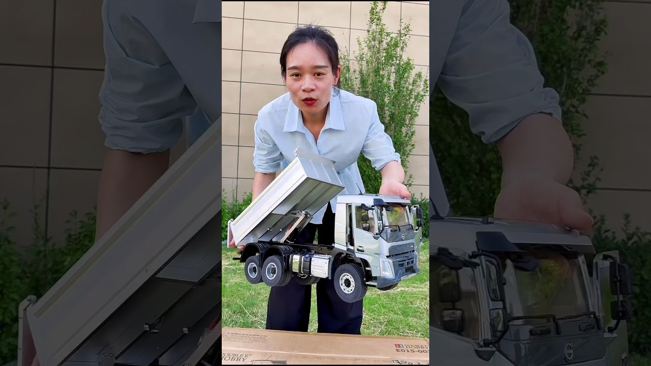 Discover the World's Largest RC Loader Truck 🚜