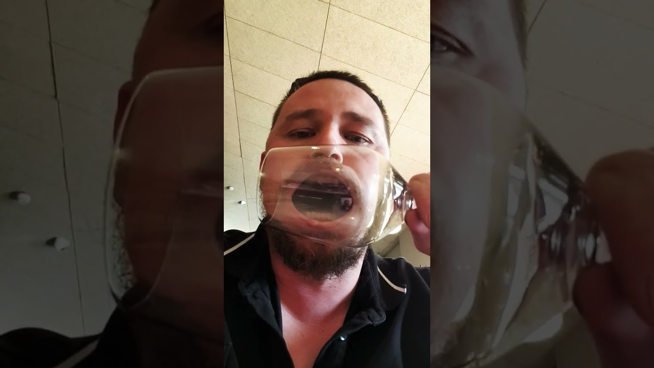 big mouth. большой рот