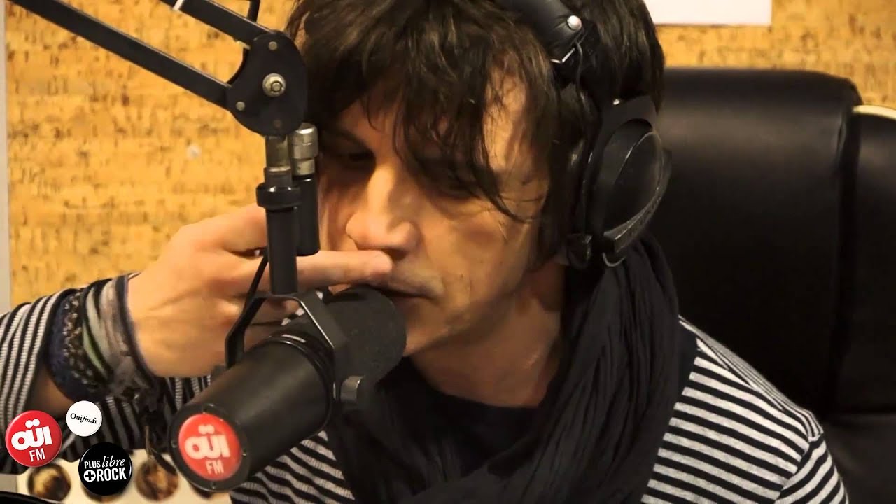 Indochine Performs Acoustic 'College Boy' | Live Session April 2013 🎸
