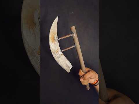 Making Curved Axe #survival #craft #diy #creative #creativesurvival #art #shortvideo #viralvideo