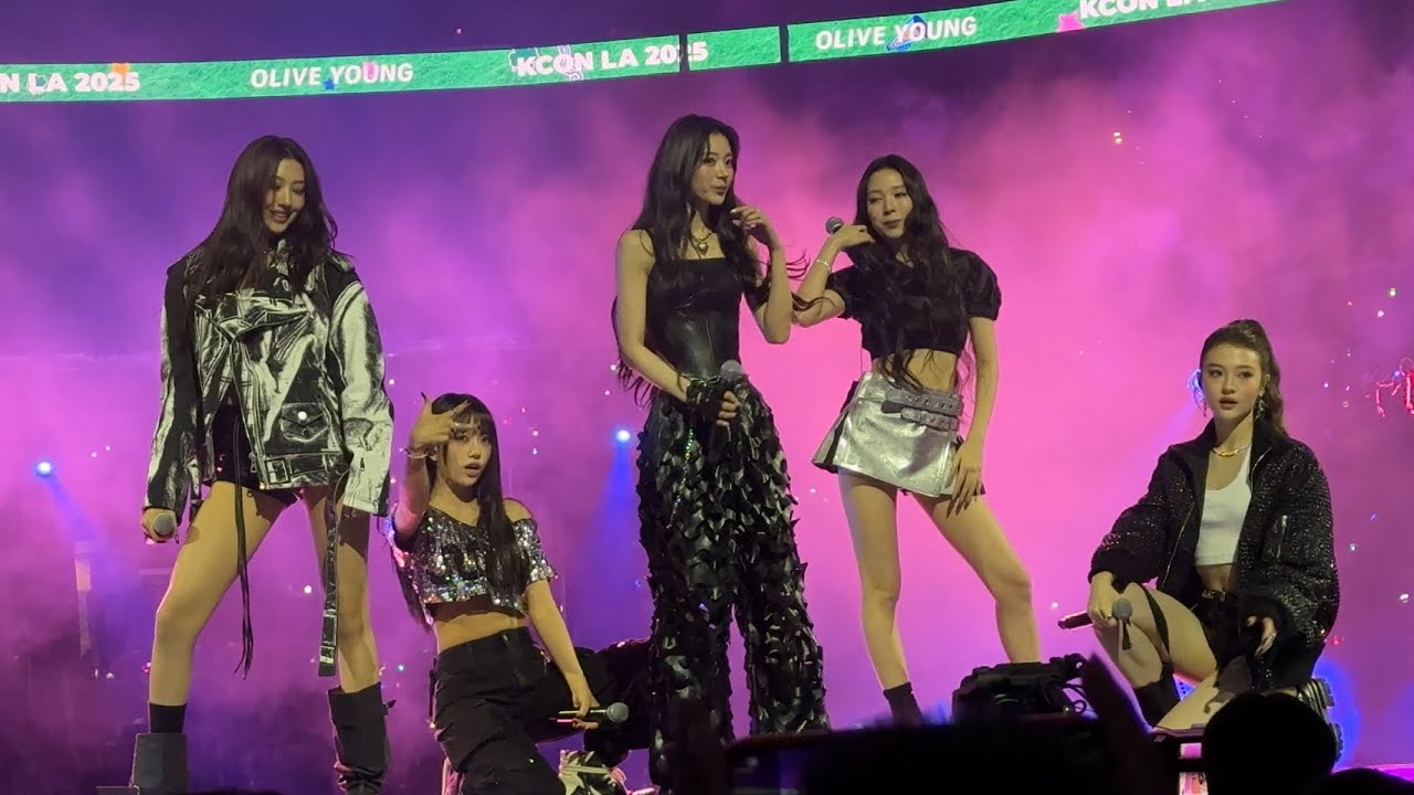 MEOVV Performs at KCON LA 2025 Day 3 ✨