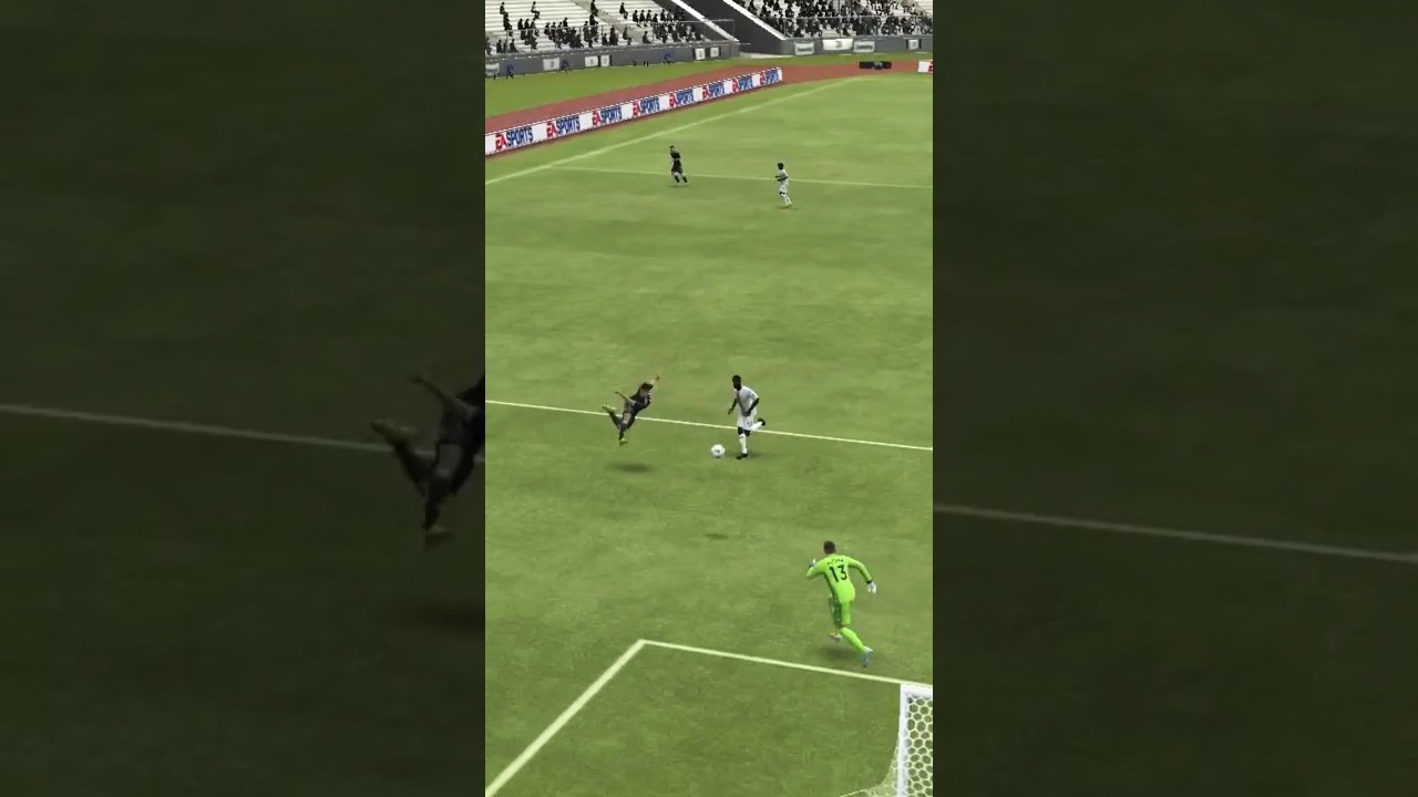 Incredible Scissor Kick by André Silva ⚽ | FIFA MOBILE 22 Highlights