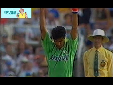Waqar Younis Near ODI Hat-Trick vs Australia at SCG 1992/93