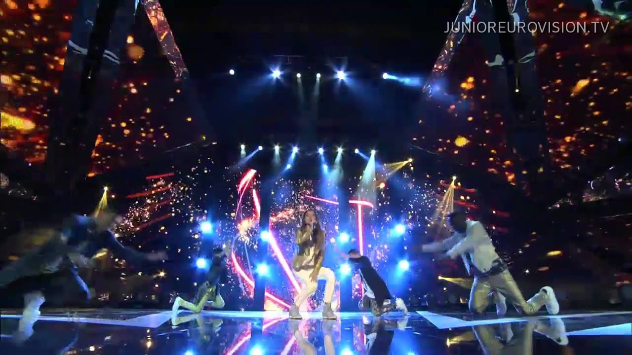 Julia Performs 'Around' at Junior Eurovision 2014 🇳🇱