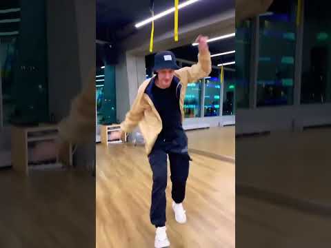 5УТРА - Давай сбежим - Танец (Vova Legend)