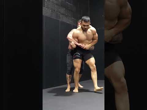 170lb ex wrestler VS. 200lb BJJ Black Belt