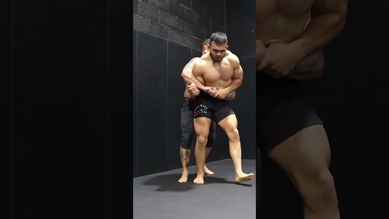 Epic Showdown: 170lb Ex-Wrestler Faces 200lb BJJ Black Belt 🥋