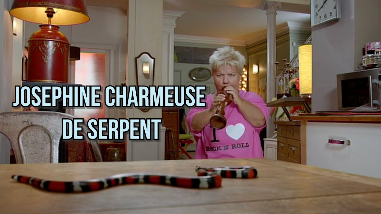 Joséphine charme un serpent 🐍 - Ange Gardien