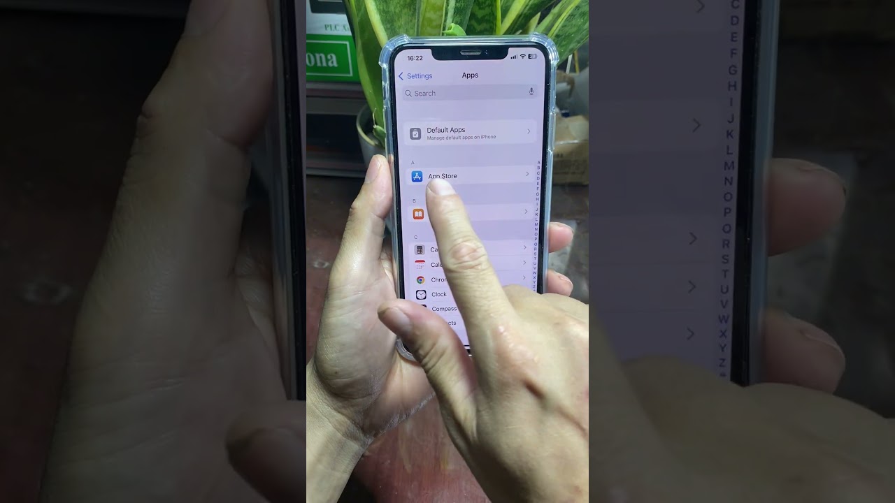 How to auto update apps on iPhone