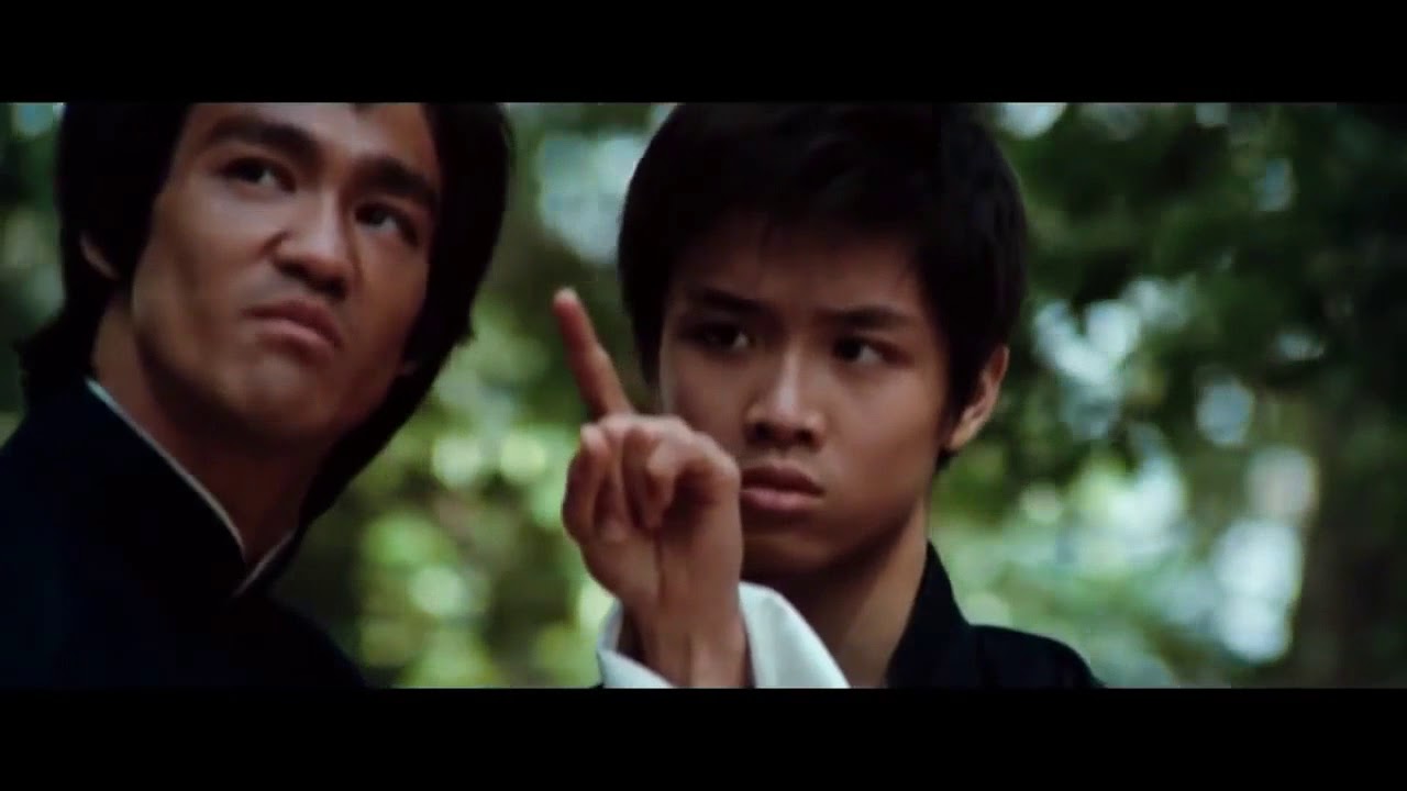 Bruce Lee's Wisdom: Be Like Water 🌊