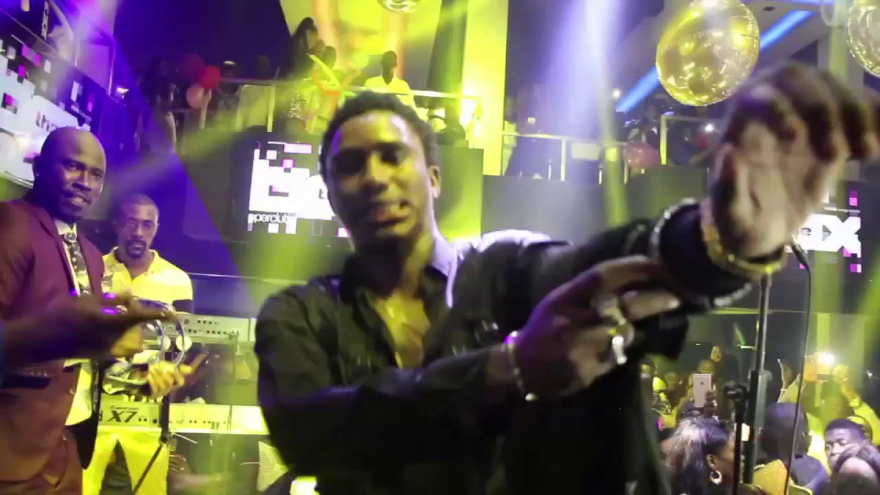 Wally SECK Paradise Live at VOGUE 🎶