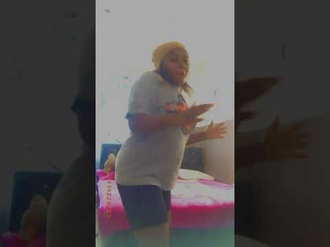 Ghanaian girl tries John vuli “gate”South Africa.hope she tried