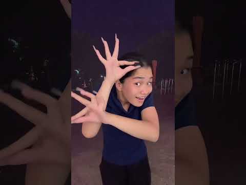 Mesmerizing Finger Dance to 'Birds Dance' Elegant Hand Movement Performance