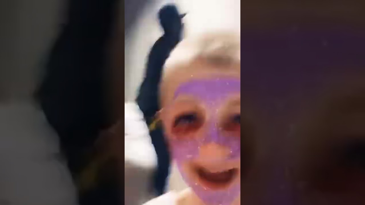 Behind the Scenes with Natalie Dyer | Stranger Things Secrets 🎬