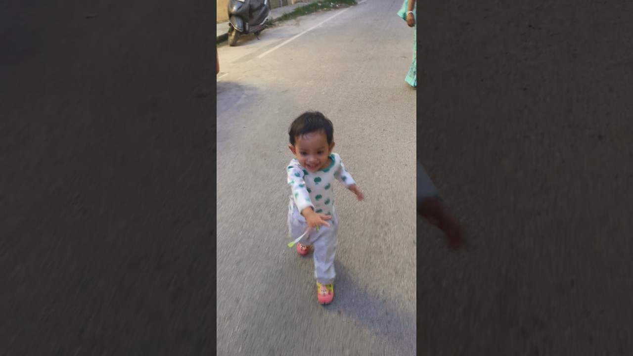 Adorable Running Twins 🏃‍♂️ #Shorts