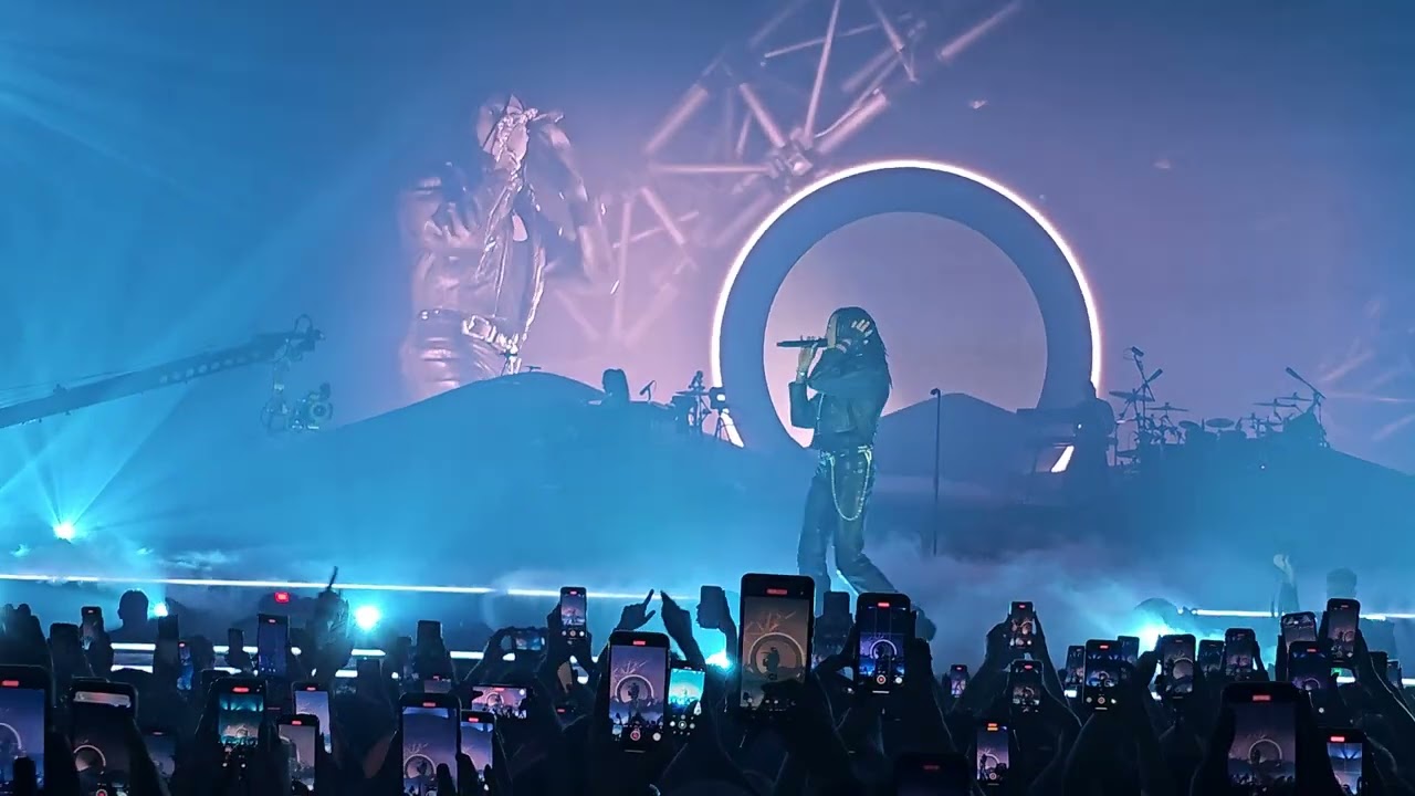 GHALI Live in Napoli: Unmissable Performance of 'Barcellona' on 12/11/2024 🎶