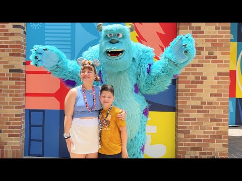 CALEB MAKES NEW FRIENDS AT DISNEY WORLD!