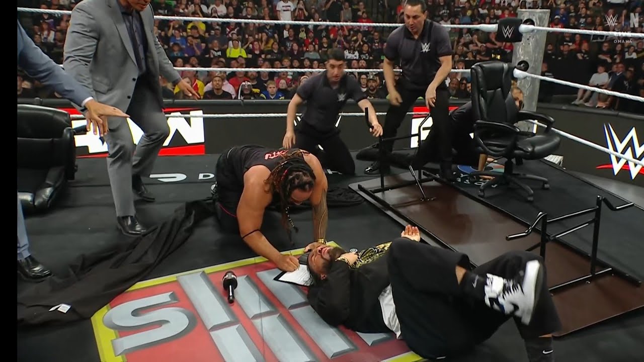 Jacob Fatu Signs With Roman Reigns on RAW