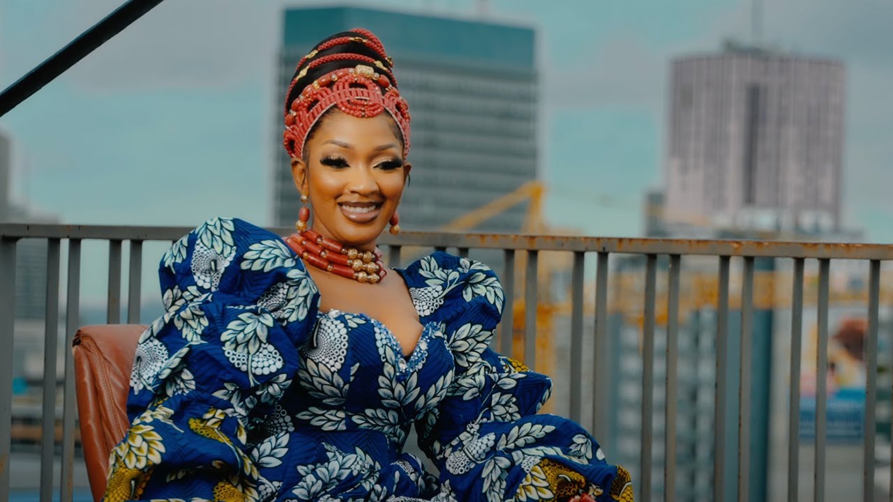 Djelykaba Bintou - Jeune Dame (Clip Officiel) 🎶 | Découvrez la nouvelle vidéo !