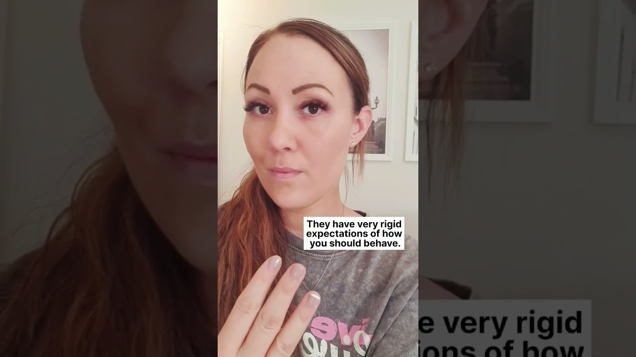 Recognize the Warning Signs of Controlling Behavior in Relationships 🚩