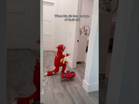 Big sis things😭#siblings #family #siblinglove #siblinghumor #bigsis #bigsister