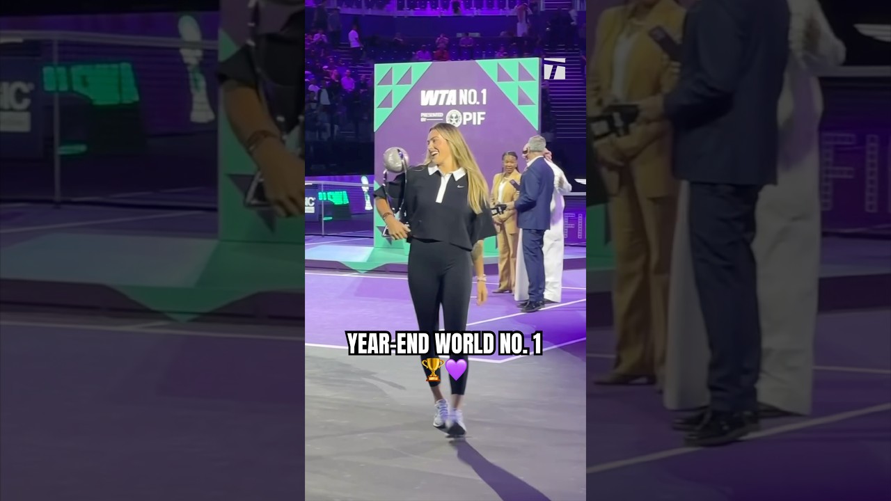 Sabalenka's Confident Trophy Strut 🏆