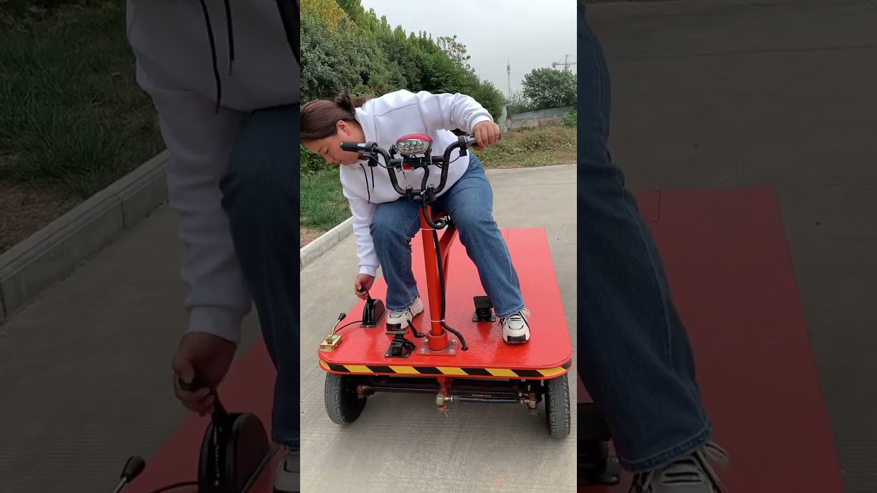 Four-Wheeled Electric Flatbed Truck from Source Manufacturer