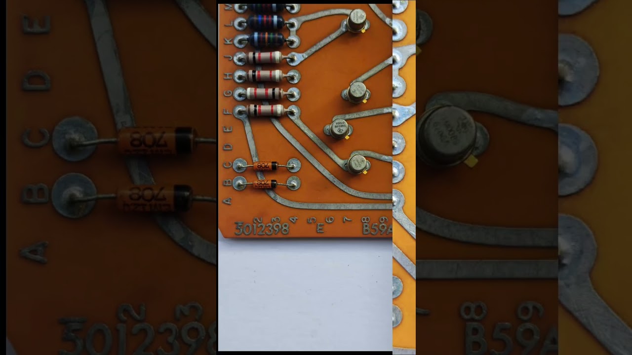 Rare 1960s UNIVAC Vintage Circuit Board – A Must-See for Tech Enthusiasts 🖥️