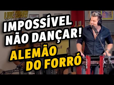 Alemão do forró tocando teclado!
