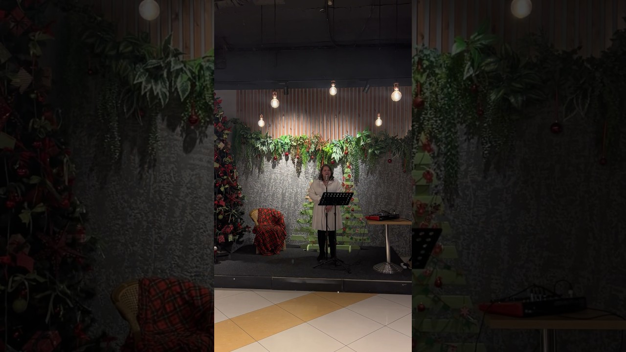 Пятничный вечер с живой музыкой в ТРЦ Москва 🎶