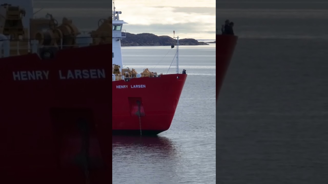 Cette vue du NGCC Henry Larsen en Arctique 😍