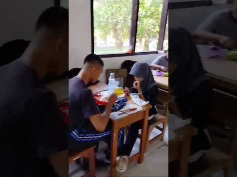 ih cocwit banget cii #masasekolah #sekolah #bucin (source.@andraiirawan)