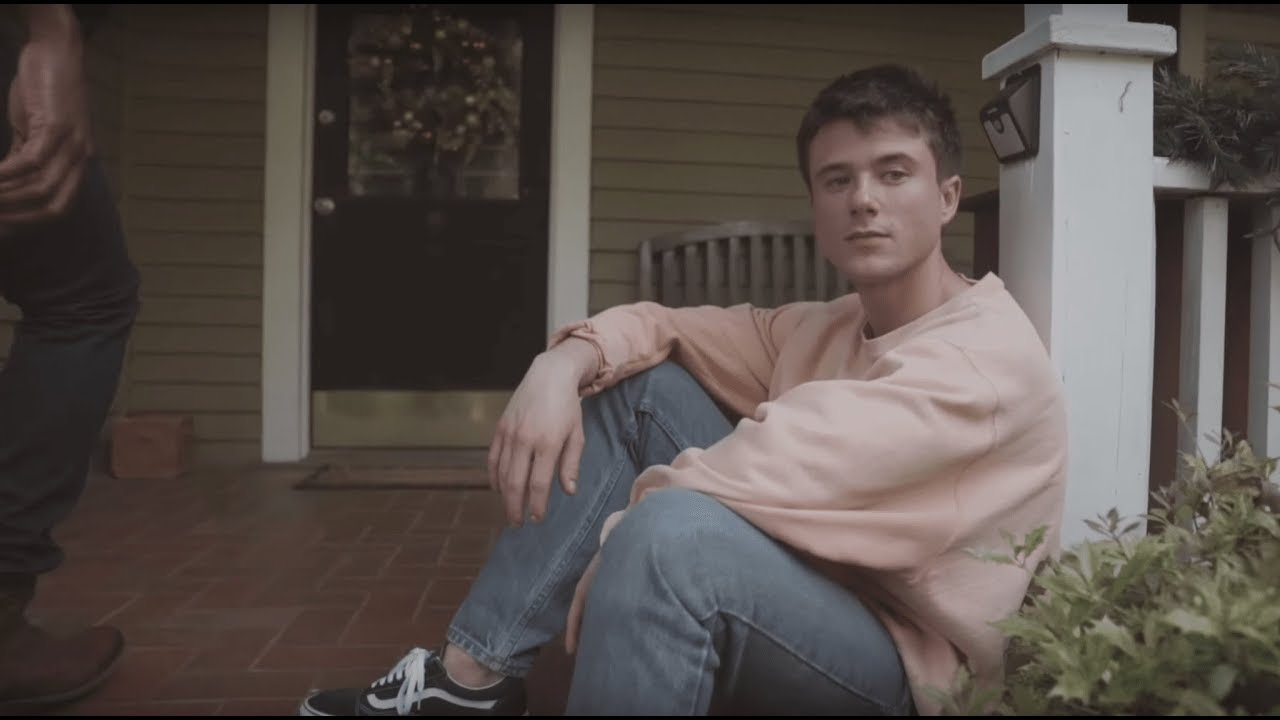 Alec Benjamin - Let Me Down Slowly [Official Video]