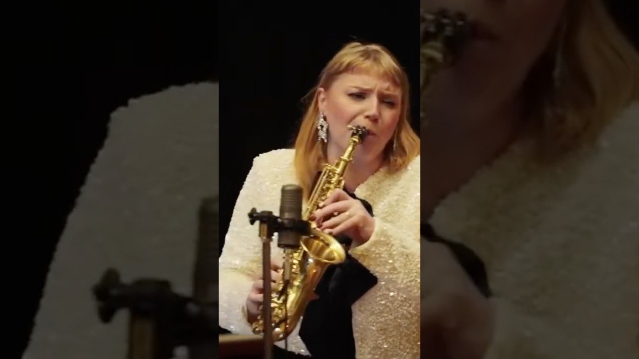 Nanna Carling swinging in There’ll be some changes made 😜 #jazz #live #saxophone #sopranosaxophone
