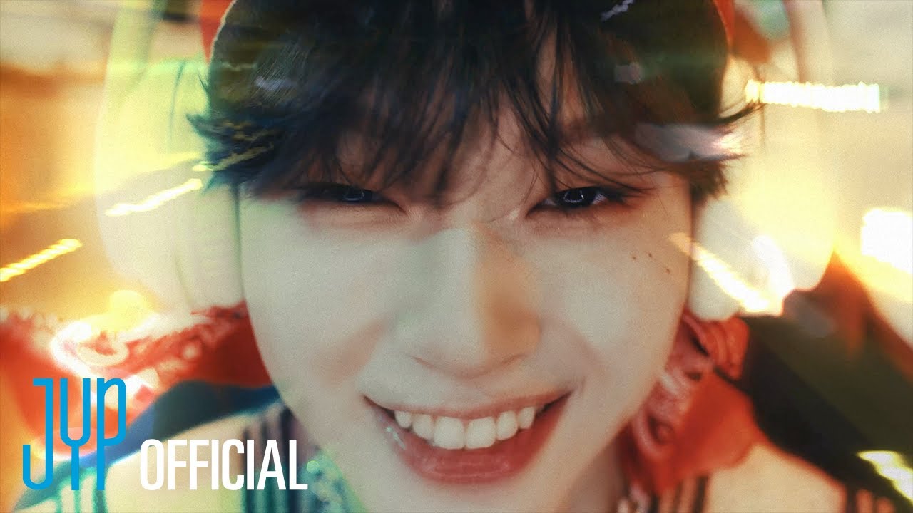 KickFlip(킥플립) Stunning 'Electricity' Performance 🎸