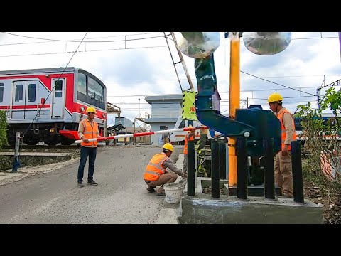 SETELAH PROSES Pengecoran Palang Pintu Perlintasan KA Baru WANTECH Di JPL 8b.1 Cengkareng, Jakbar