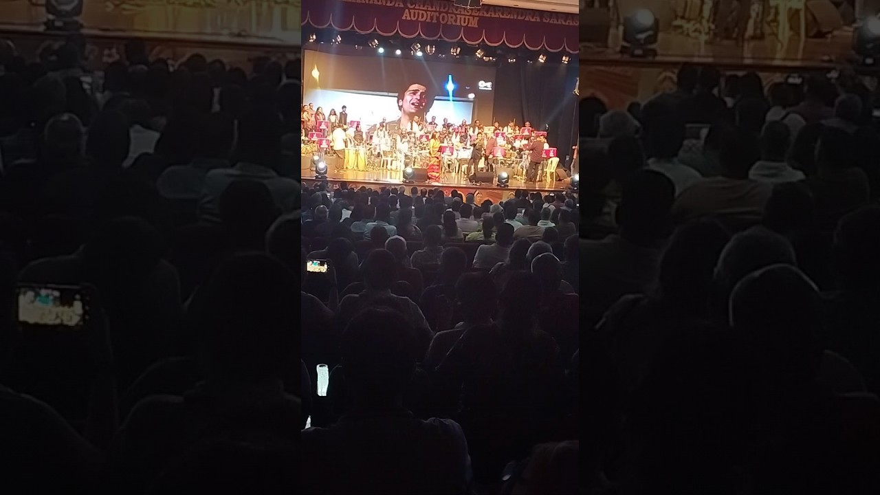 Kishore Kumar's Timeless Hit from Laxmikant-Pyarelal 🎶 #Shorts