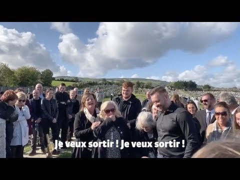 Humour à l'enterrement : un message préenregistré 😂