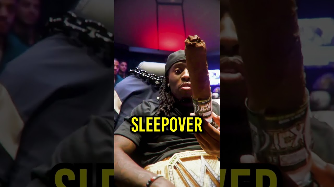 Snoop Dogg Passes Kai Cenat a MASSIVE Blunt for an Epic Smoke Session! 🔥