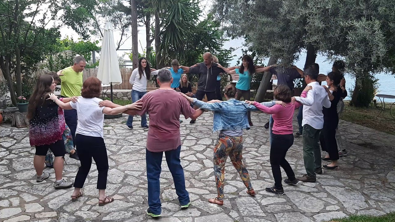 Easy Greek Dances, after your Greek lessons :) | Omilo