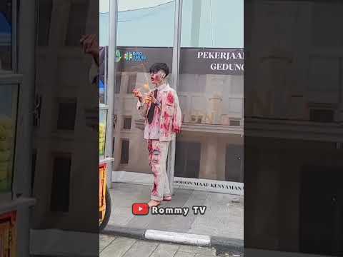 ZOMBIE GANTENG NGEGAS!! Prank Klakson Bus Telolet #shorts #prank #lucu #basuri