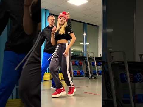 5УТРА - Давай сбежим - Танец (@jeny_miki & @vova_legend)