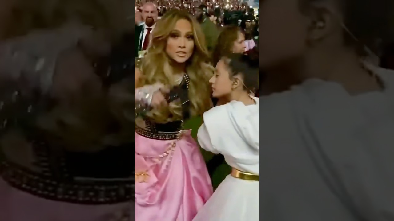 Jennifer Lopez & Emme Shine at the Super Bowl ✨