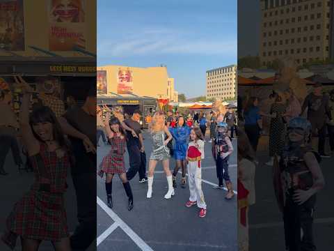 Fang Foot Stomp With The Cast Of Vampirina Teenage Vampire