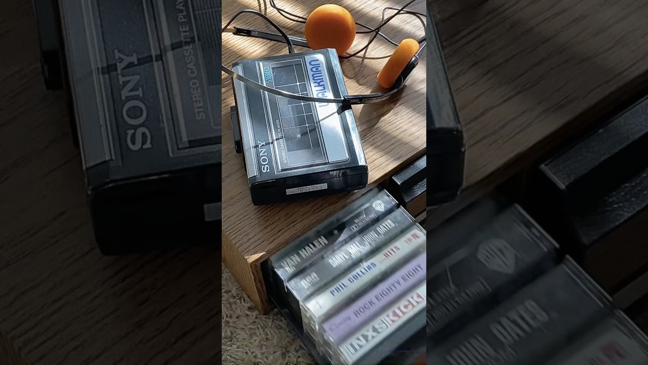 Experience Nostalgia with 80s ASMR: Choosing Your Classic Cassette Tape ๐ถ