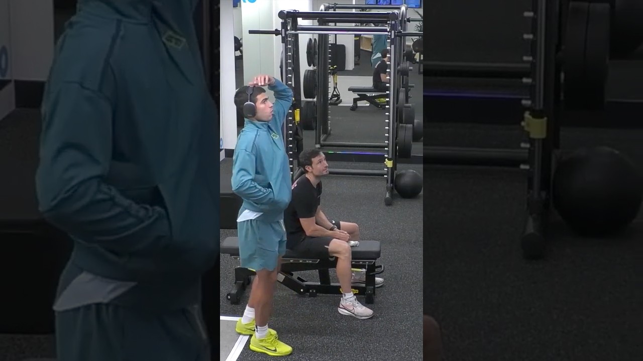 Alcaraz couldn't BELIEVE that shot 😅