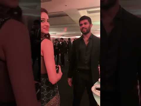 Co stars Ananyapanday & Deverakonda candid in #karanjohar party!#ananyapanday #vijaydevarakonda